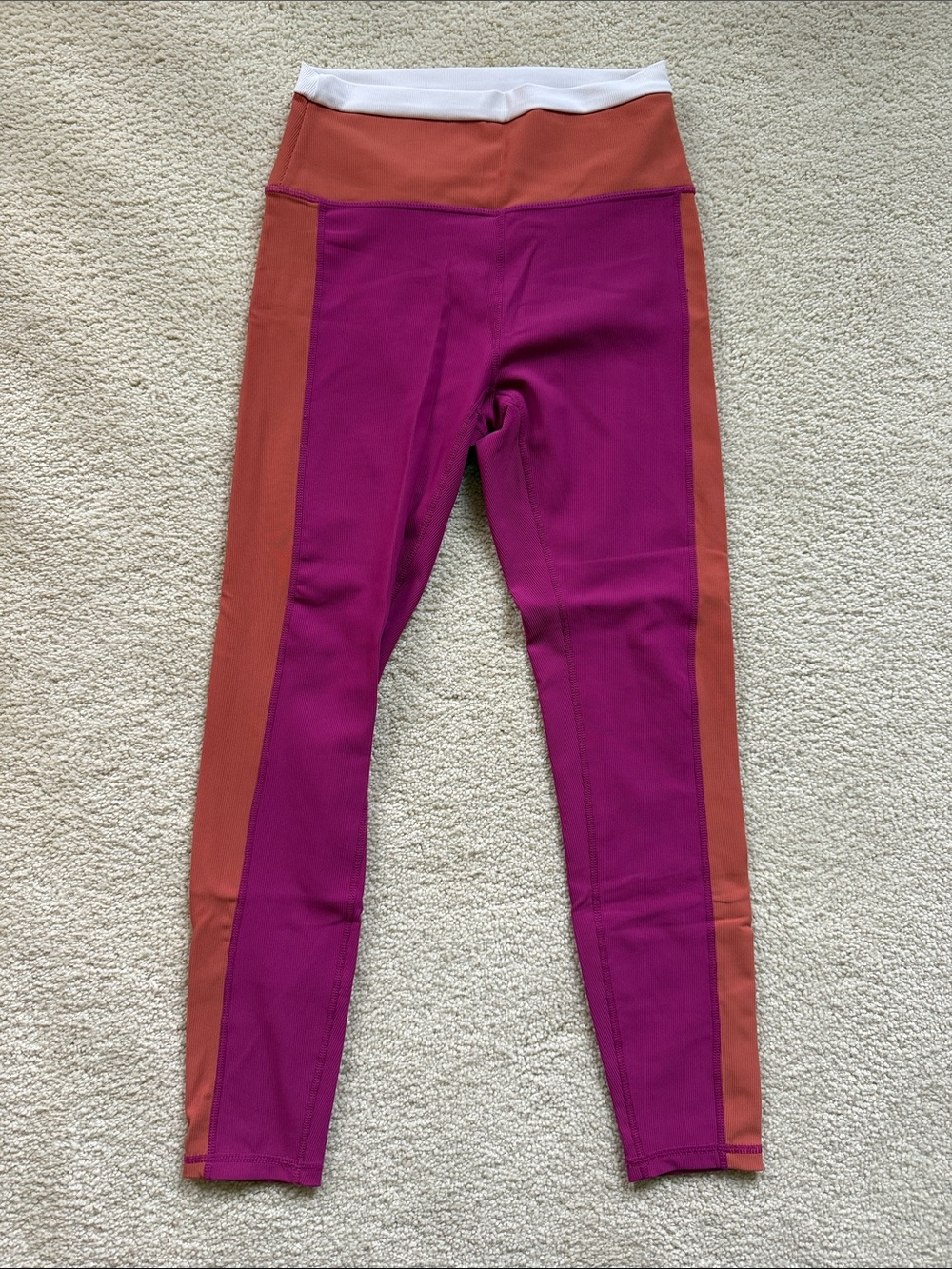 Wilo Colorblock Active Leggings in Magenta & Rust with White Waistband